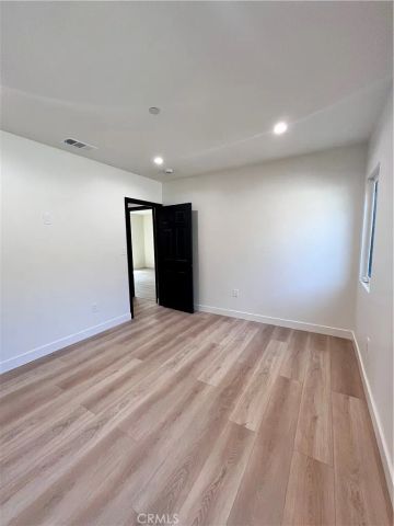 6305 Carpenter, North Hollywood, CA 91606