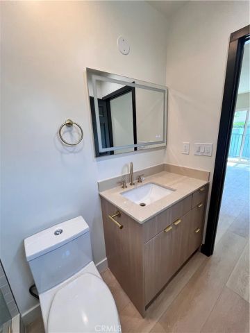 6305 Carpenter, North Hollywood, CA 91606
