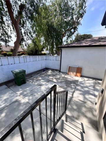 6305 Carpenter, North Hollywood, CA 91606