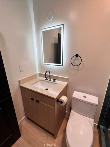 6305 Carpenter, North Hollywood, CA 91606