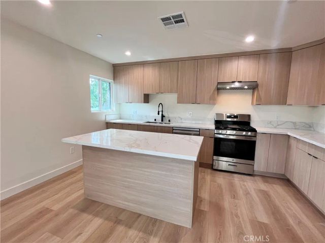 6305 Carpenter, North Hollywood, CA 91606
