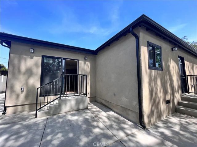 6305 Carpenter, North Hollywood, CA 91606