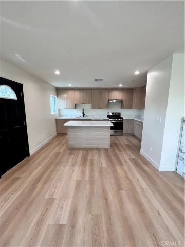 6305 Carpenter, North Hollywood, CA 91606