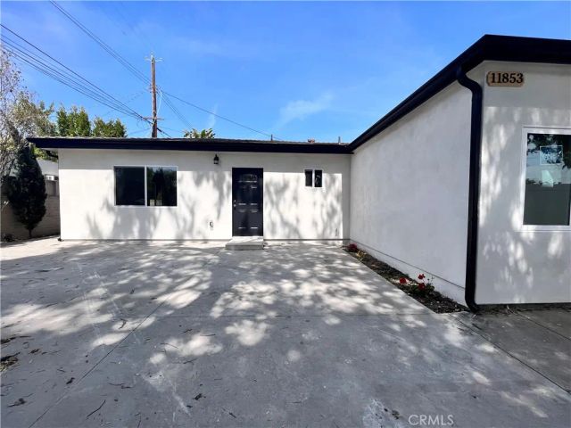 6305 Carpenter, North Hollywood, CA 91606