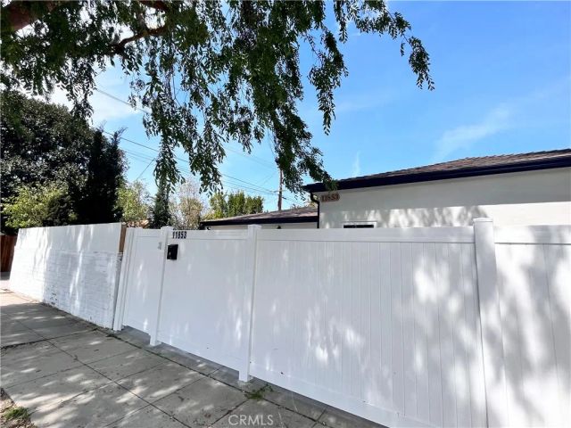 6305 Carpenter, North Hollywood, CA 91606