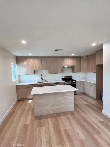 6305 Carpenter, North Hollywood, CA 91606
