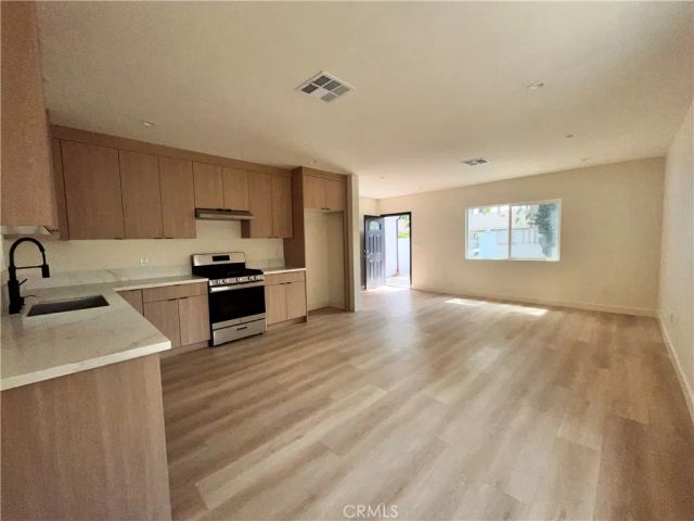 6305 Carpenter, North Hollywood, CA 91606