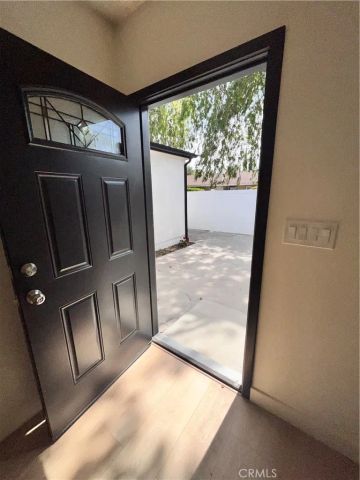 6305 Carpenter, North Hollywood, CA 91606