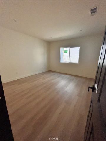 6305 Carpenter, North Hollywood, CA 91606