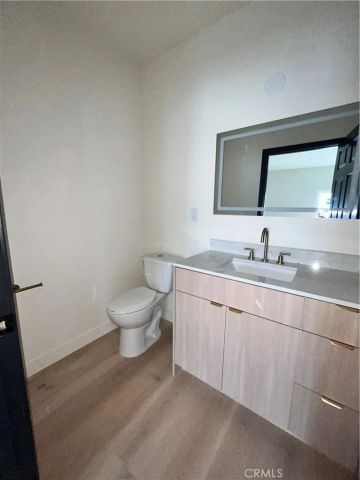 6305 Carpenter, North Hollywood, CA 91606