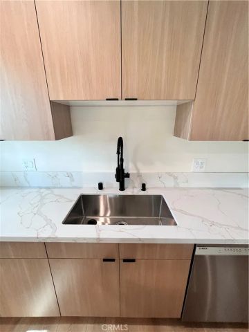 6305 Carpenter, North Hollywood, CA 91606