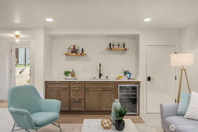 2121 1st Avenue W, Seattle, WA 98119