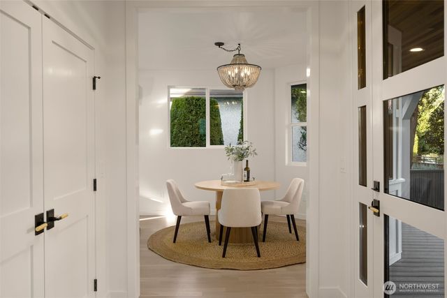 2121 1st Avenue W, Seattle, WA 98119