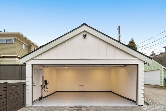 2121 1st Avenue W, Seattle, WA 98119