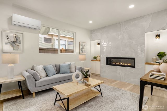 2121 1st Avenue W, Seattle, WA 98119