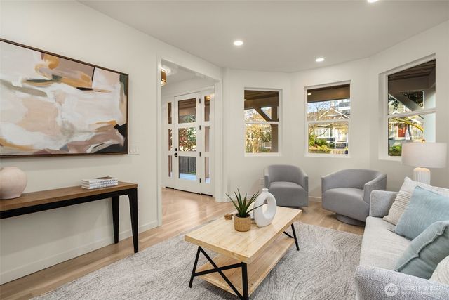 2121 1st Avenue W, Seattle, WA 98119