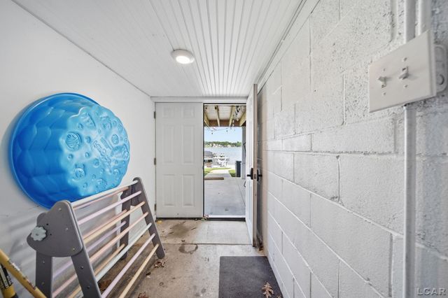 7296 Walnut Hill Road, Manitou Beach, MI 49253