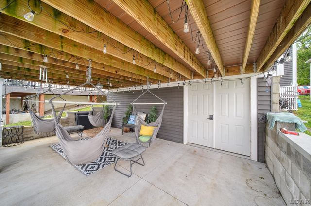 7296 Walnut Hill Road, Manitou Beach, MI 49253
