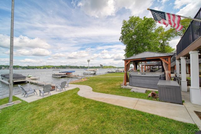 7296 Walnut Hill Road, Manitou Beach, MI 49253