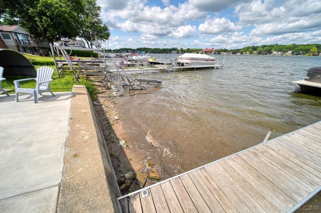 7296 Walnut Hill Road, Manitou Beach, MI 49253
