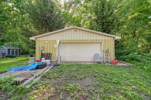 7296 Walnut Hill Road, Manitou Beach, MI 49253