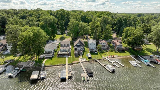 7296 Walnut Hill Road, Manitou Beach, MI 49253