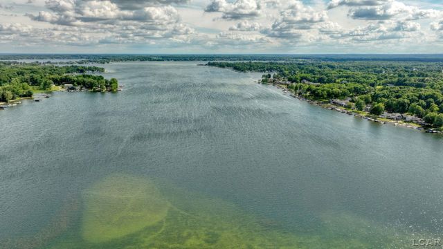 7296 Walnut Hill Road, Manitou Beach, MI 49253