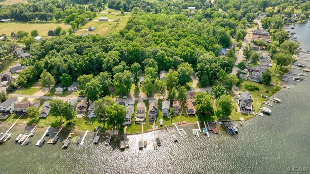 7296 Walnut Hill Road, Manitou Beach, MI 49253