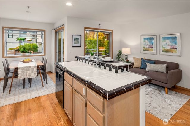 10142 NE 63rd Street, Kirkland, WA 98033