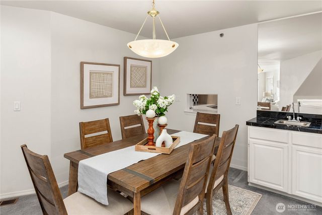 10142 NE 63rd Street, Kirkland, WA 98033