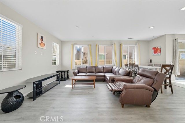 13846 Farmhoue, Chino, CA 91710