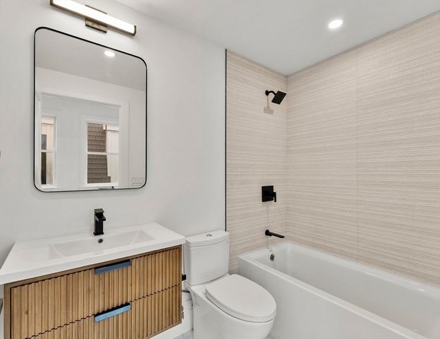 327 Alewife Brook Pkwy B, Somerville, MA 02144