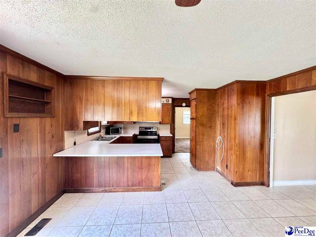 2303 McCown Dr, Florence, SC 29501
