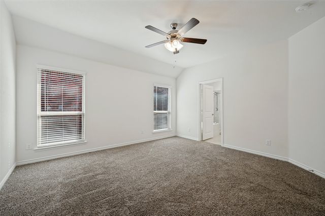 10516 Fountain Gate Street, Aubrey, TX 76227