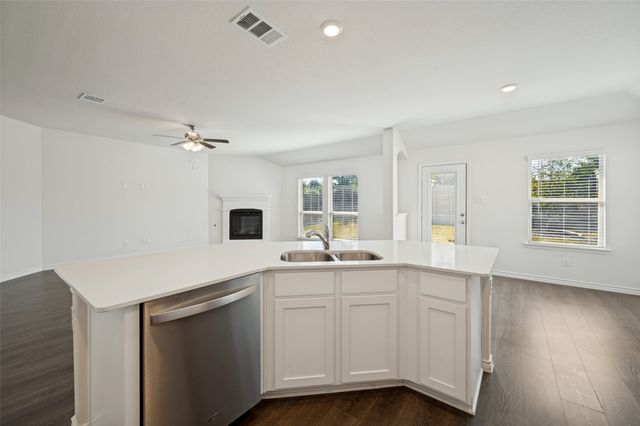 10516 Fountain Gate Street, Aubrey, TX 76227