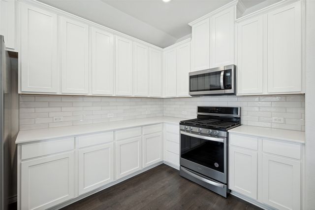 10516 Fountain Gate Street, Aubrey, TX 76227