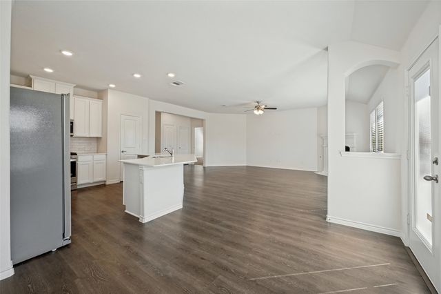 10516 Fountain Gate Street, Aubrey, TX 76227