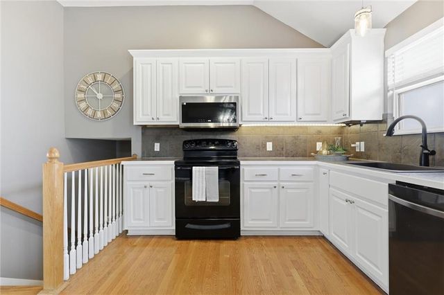 834 N JUNIPER Court, Gardner, KS 66030