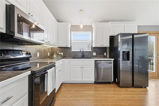 834 N JUNIPER Court, Gardner, KS 66030