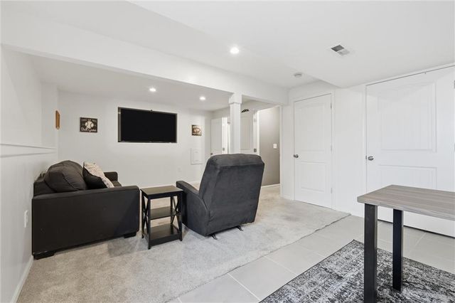 834 N JUNIPER Court, Gardner, KS 66030