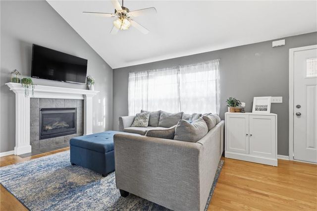 834 N JUNIPER Court, Gardner, KS 66030