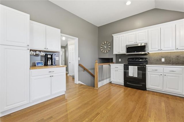 834 N JUNIPER Court, Gardner, KS 66030