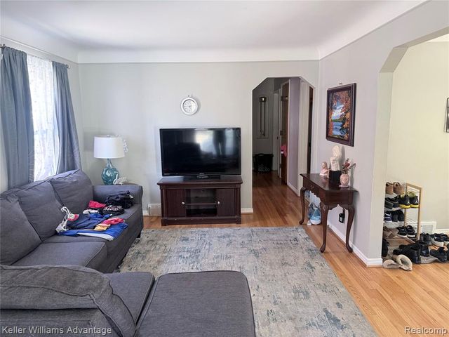 10061 Colwell Avenue, Allen Park, MI 48101