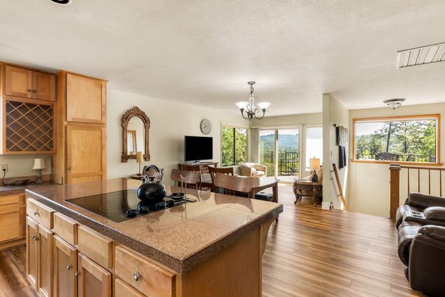 11877 Kingbird Ct, Penn Valley, CA 95946