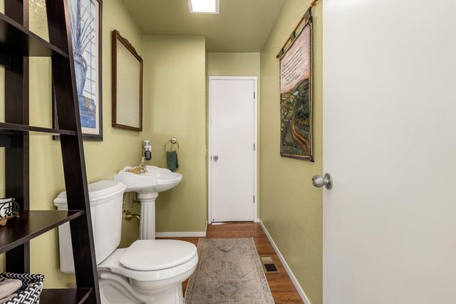 11877 Kingbird Ct, Penn Valley, CA 95946