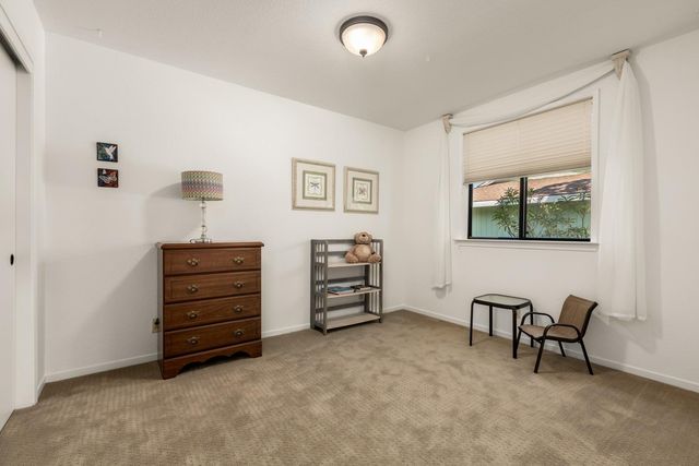 11877 Kingbird Ct, Penn Valley, CA 95946