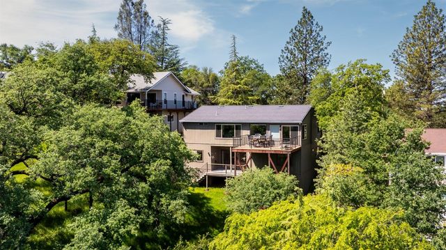 11877 Kingbird Ct, Penn Valley, CA 95946