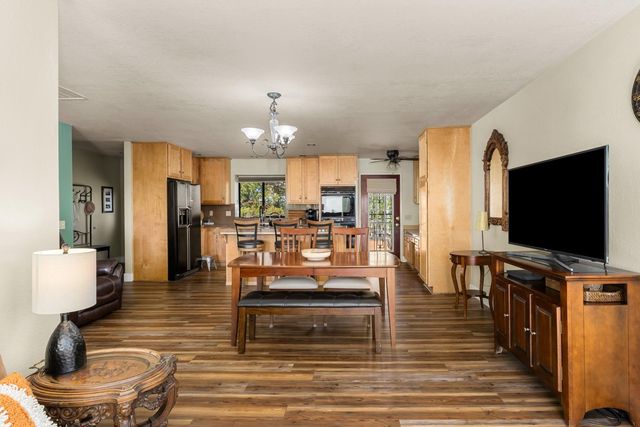 11877 Kingbird Ct, Penn Valley, CA 95946