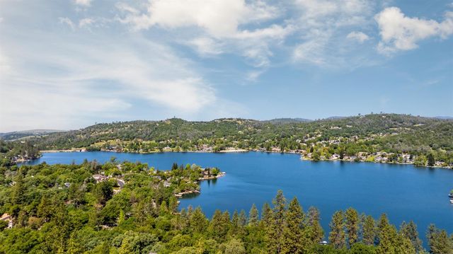 11877 Kingbird Ct, Penn Valley, CA 95946