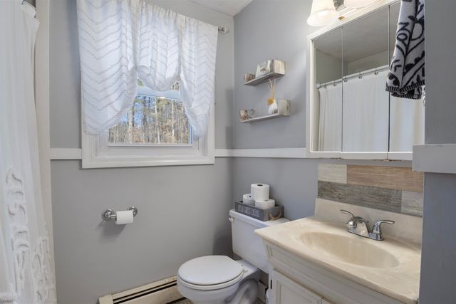 26 Barrell Run Road, Fremont, NH 03044